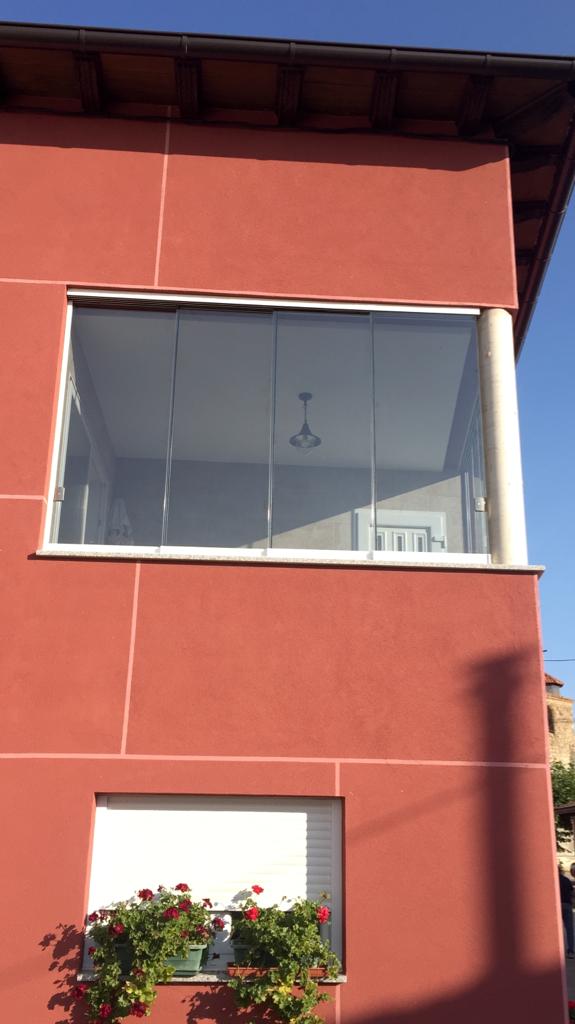 ejemplo de gran ventanal en esquina Ventanas de Aluminio en Burgos, Alava y La Rioja. Ventanas de PVC. 