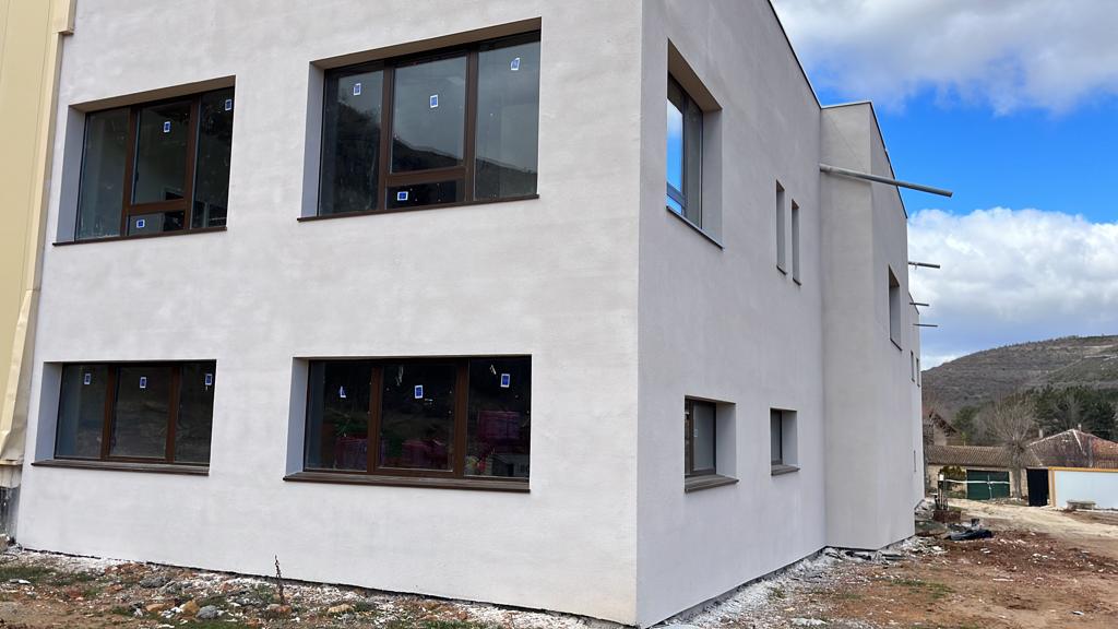 Ejemplo de trabajo realizado en ventanas para un edificio  Ventanas de Aluminio en Burgos, Alava y La Rioja. Ventanas de PVC. 