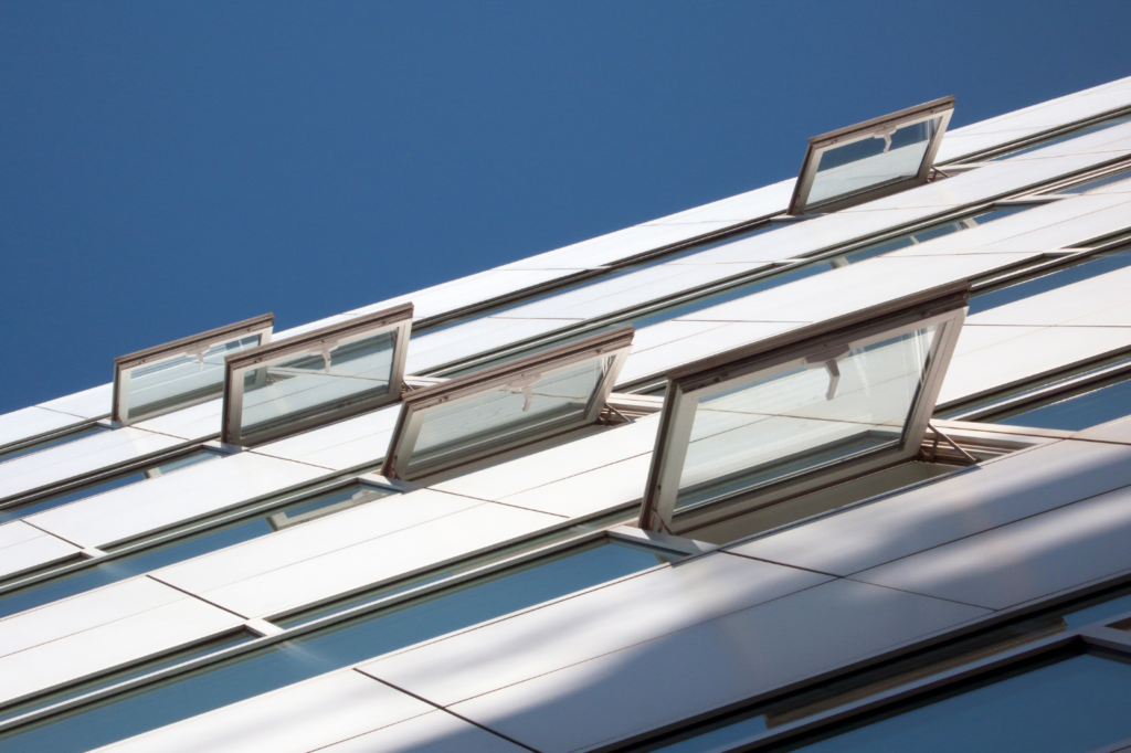 ejemplo de instalación de ventanas en edificio